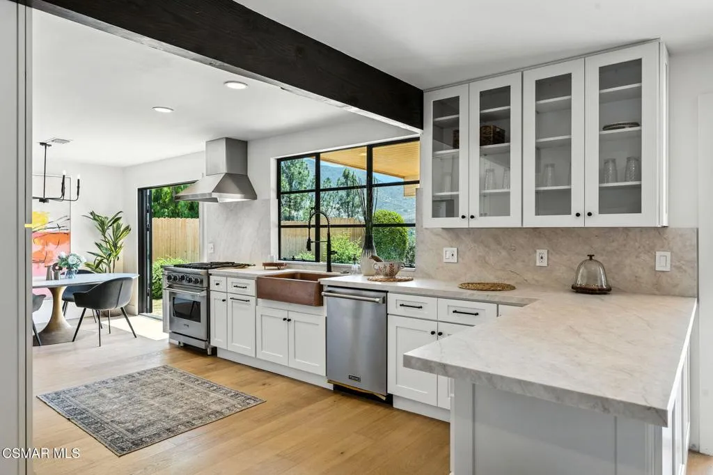 30670 Passageway Place, Agoura Hills, California 91301 home-pic-3